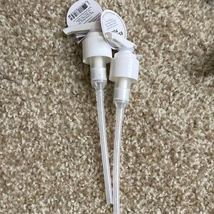 Bath & Body Works White Essential Pump Set